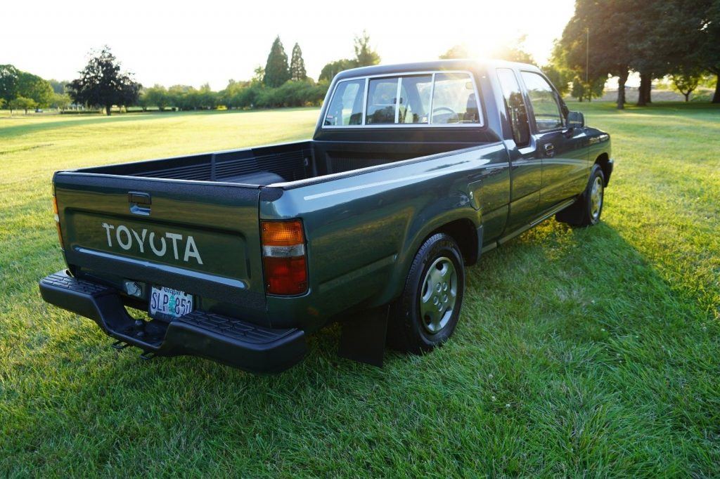 GREAT 1992 Toyota Truck
