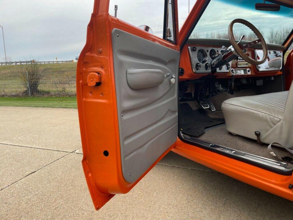 1971 Chevrolet C10 short bed, frame off restored