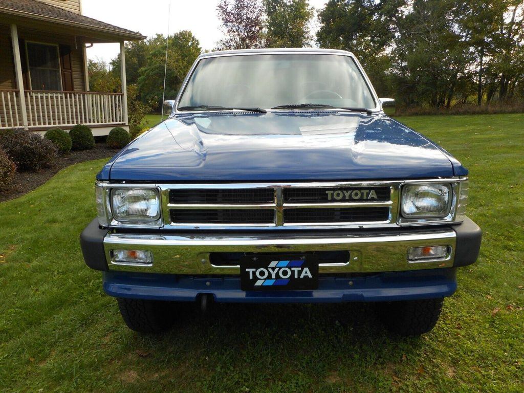 1987 Toyota SR-5 Pickup 4X4 81k mi Pristine condition 100% rust free & solid