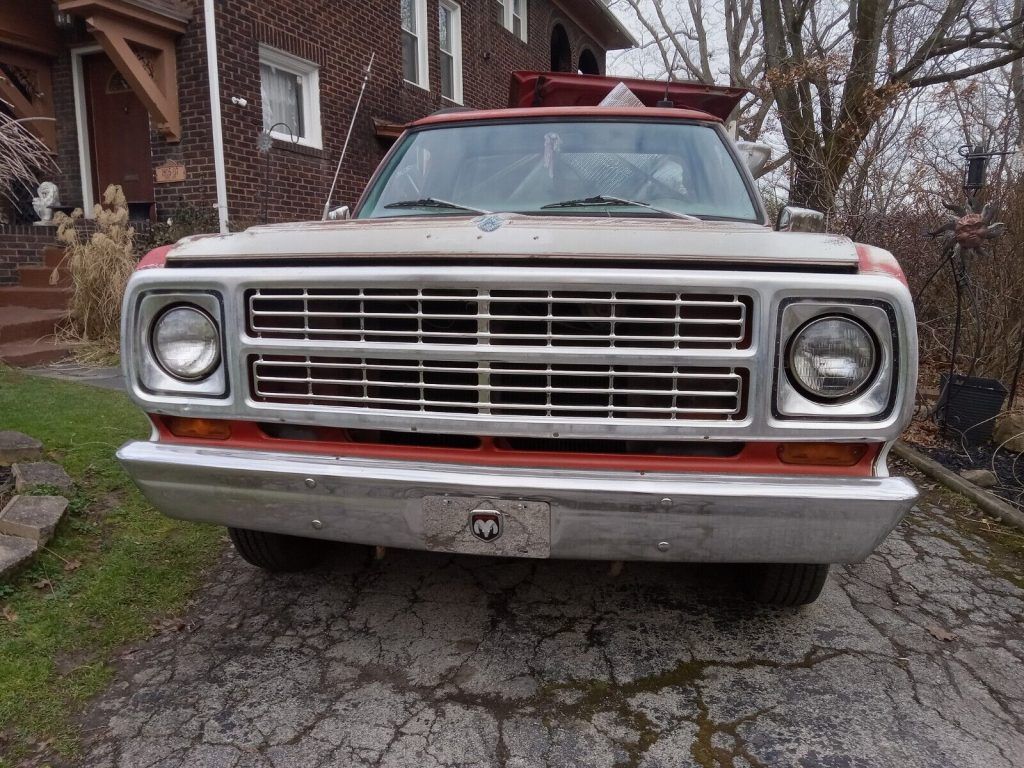 1980 Dodge pick up 318 Motor runs and Drives good very Solid Condition