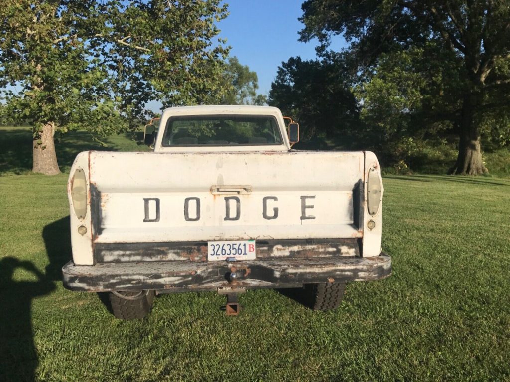 1969 Dodge D200